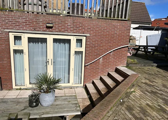 Gelijkvloers 150m شقة *